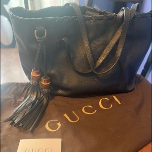 Women’s leather shoulder bag